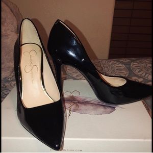 Jessica Simpson Black pumps